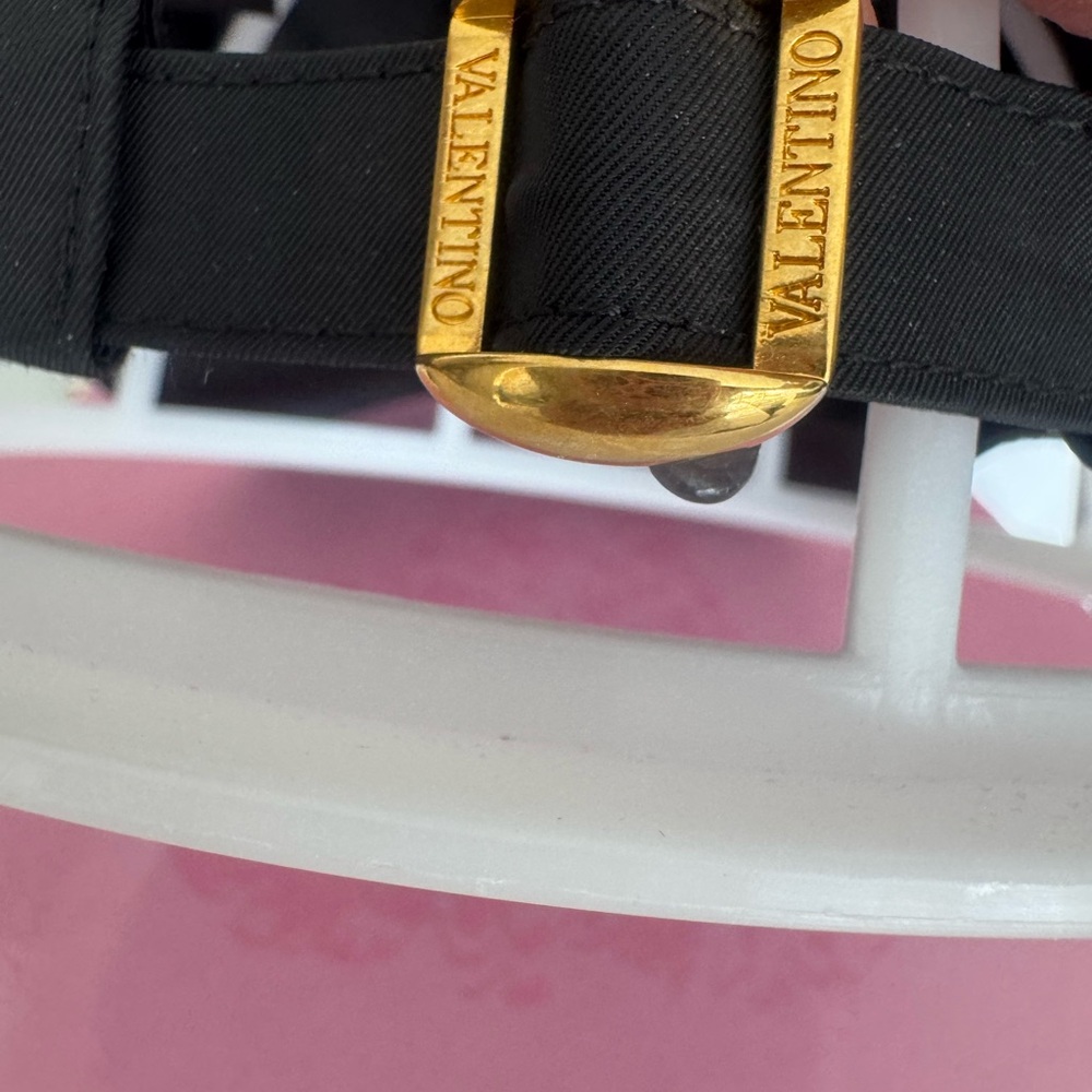 Valentino Garavani Black Cap with Gold Logo - Picture 3 of 11
